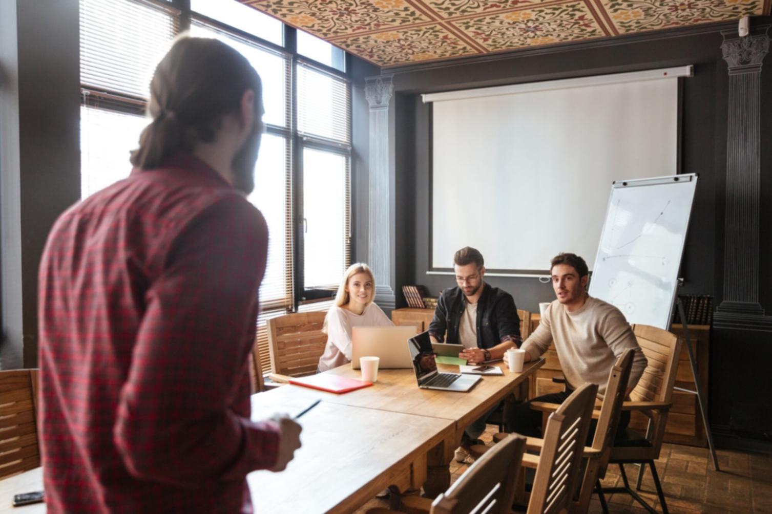 Análisis financiero detallado con gráficos y datos estadísticos